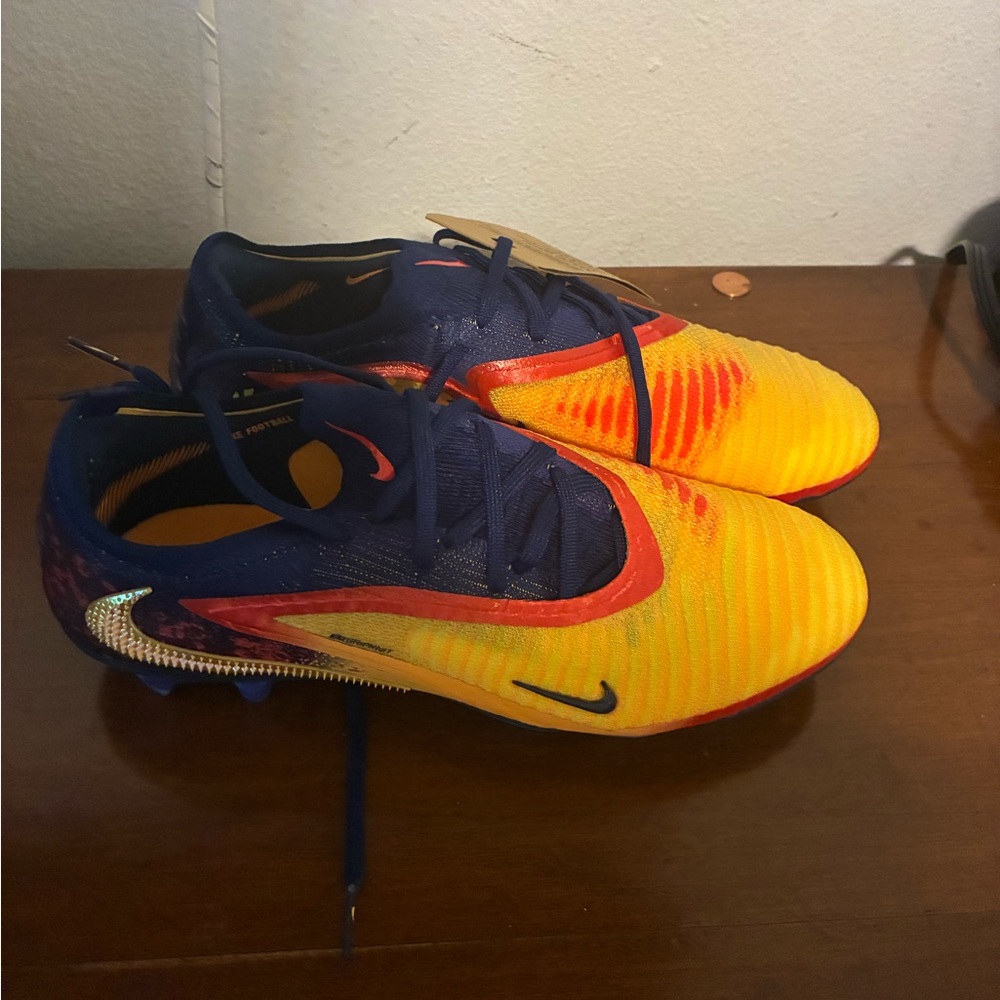Nike phantom elite 7.5